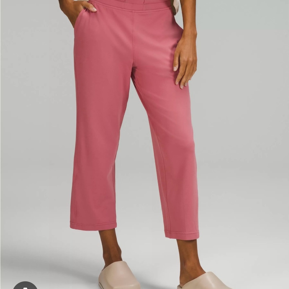 Lululemon Women's high rise cropped pink pants